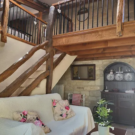 Domaine Les Roses Du Vieux Chai Casa de Férias *