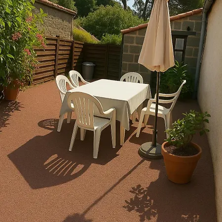 Domaine Les Roses Du Vieux Chai Feriehus *