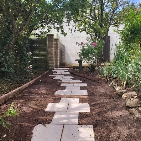 Domaine Les Roses Du Vieux Chai *