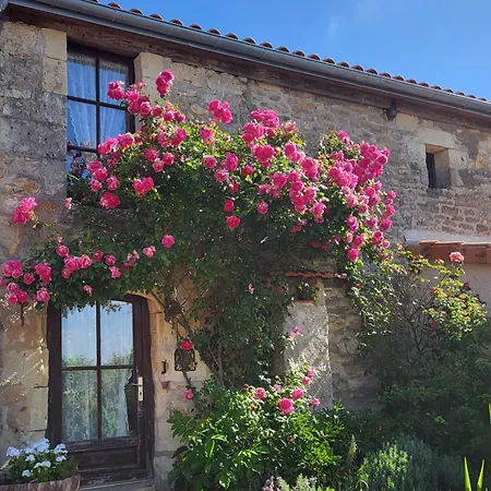 Domaine Les Roses Du Vieux Chai 別荘 デュエ・ラ・フォンテーヌ