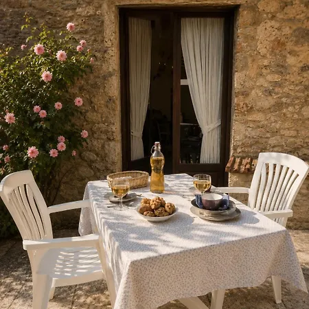 Domaine Les Roses Du Vieux Chai Дуэ-ла-Фонтен